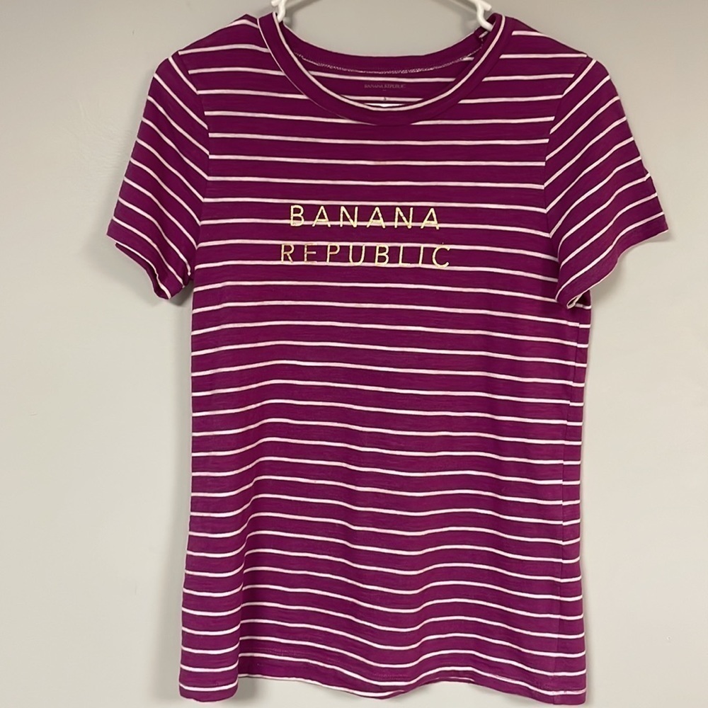 Banana Republic Womens' Purple & White Short Sleeve Tee Shirt, Small, Gold Logo